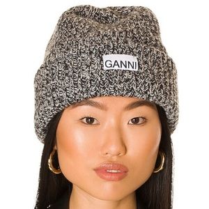 GANNI | OVERSIZED WOOL RIB KNIT BEANIE